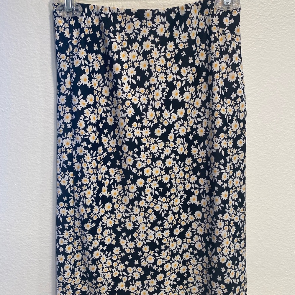 Hollister daisy floral black midi skirt